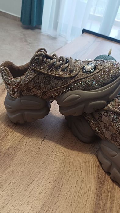 Дамски маратонки