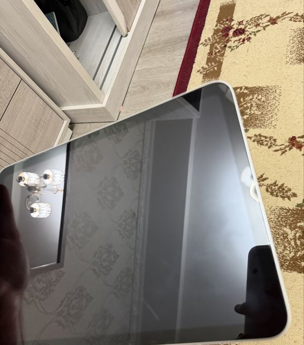 Ipad 10 th wi-fi ekrani tinniq ideal