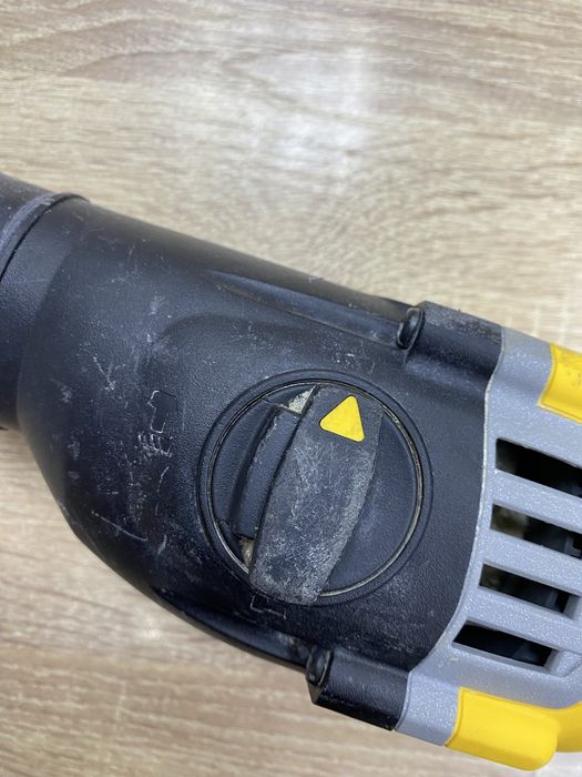 Перфоратор DeWalt D25143 (Ос14Б)
