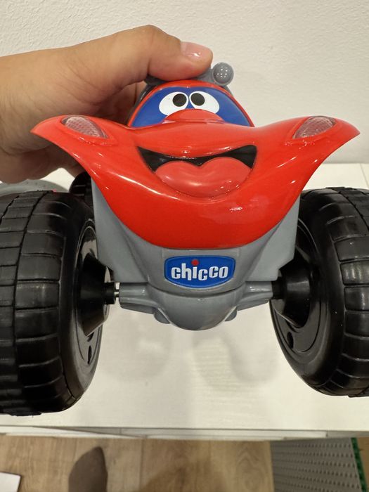 Радиоуправляемая машинка Chicco