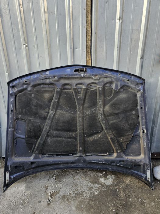 Сатылымда митсубиси каризма детали,капот,бампер,замок капота