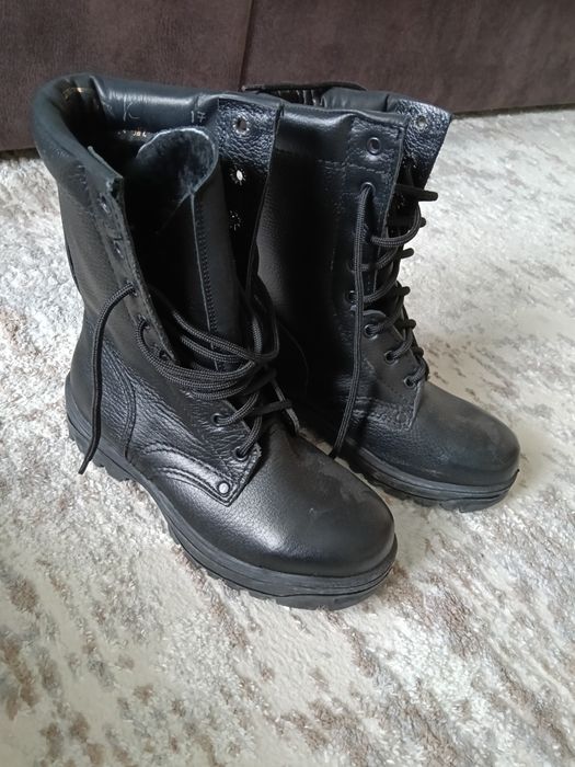 Берцы зимние, новые.  Теплые.