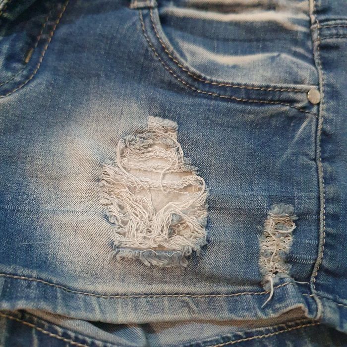 3 pantaloni colanți blugi, si blugi scurti 9-10 ani Zara HM