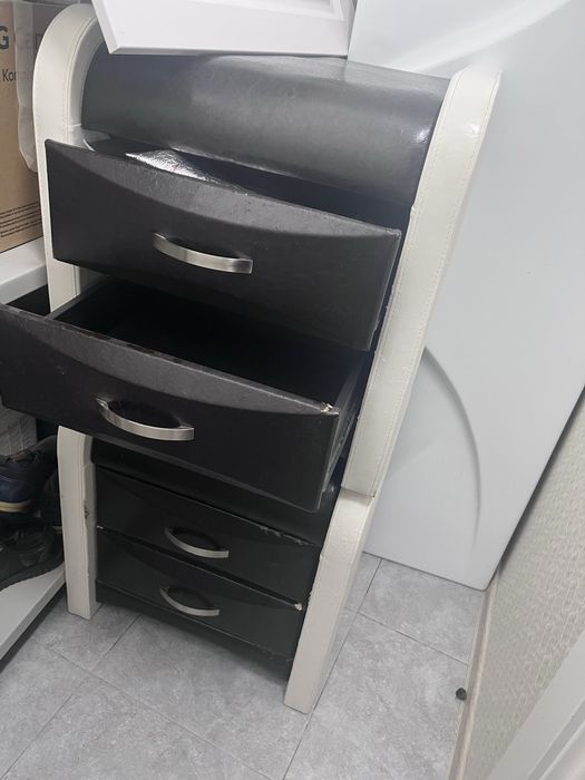 тумбочки подкроватию