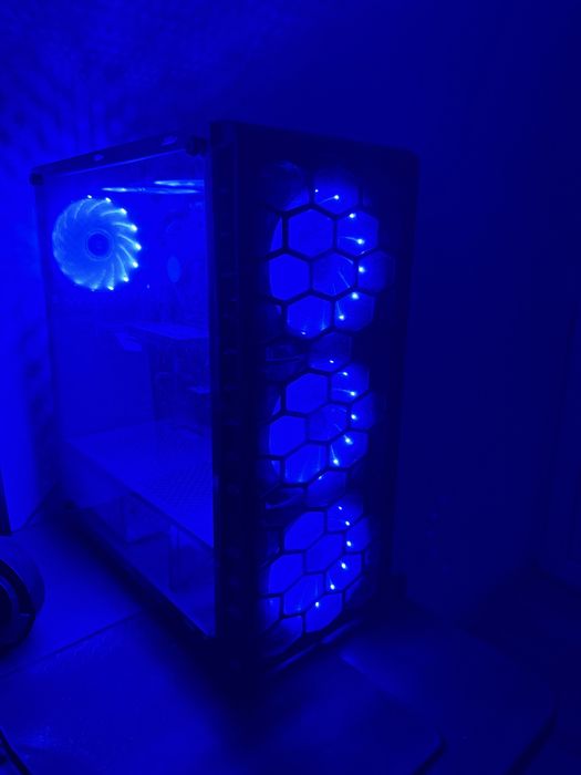 Vand sau schimb pc