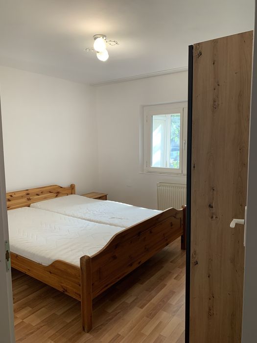 Propietar inchiriez apartament decomandat cu 2 camere, disponibil de la 1 August, in Calea Lipovei