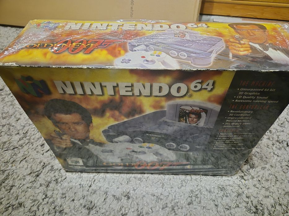 Nintendo 64, complet cutie originala, ediție Golden Eye + jocuri G.E.7