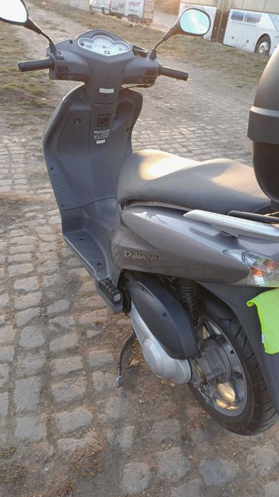 Scuter Honda Dylan 125 !!! pret 1.400 € negociabil