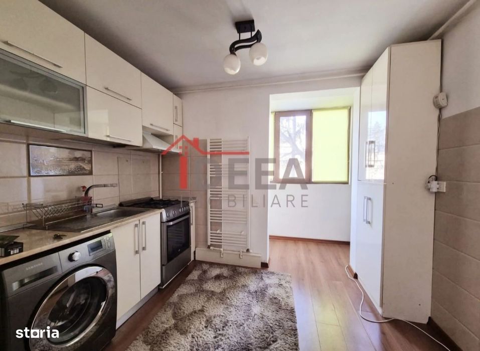 Apartament cu 2 camere, decomandat, etaj 1, zona centrala