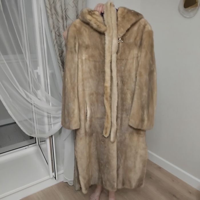 Продам норковую шубу