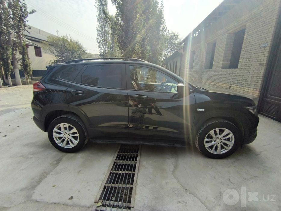 Tracker 2 LS Qora
