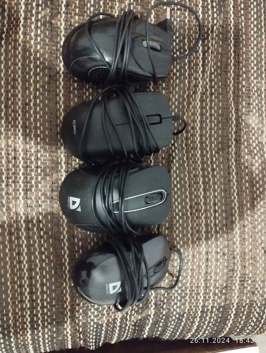 Клавиатура , мониторы, шнуры, мышки