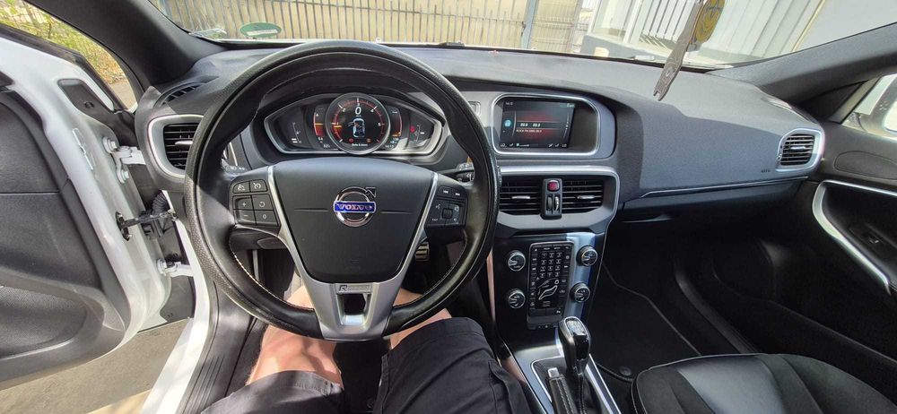 VOLVO V40 AF 2015