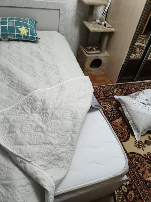 Продам срочно кровать с комодом