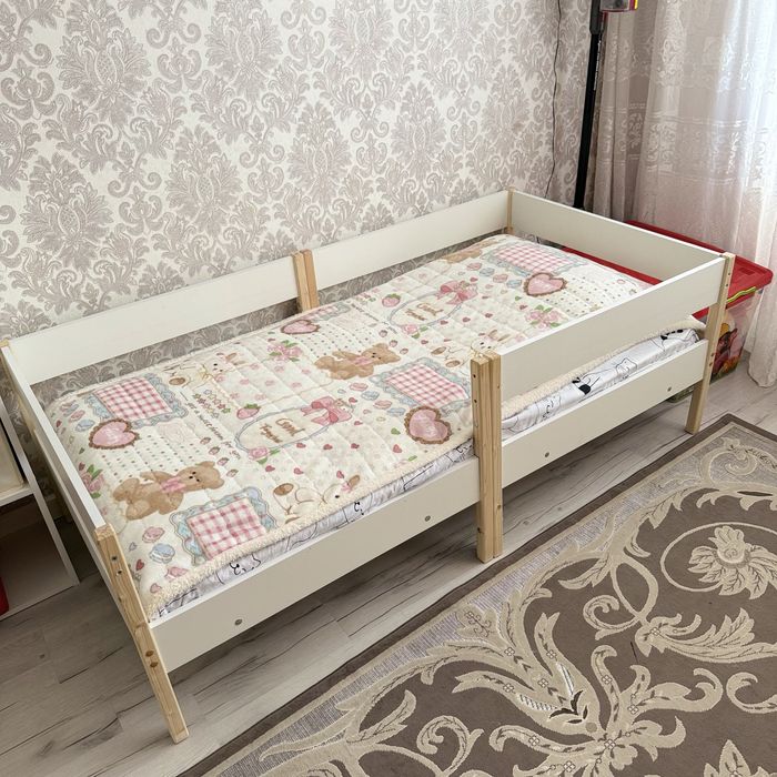 Детская кровать с матрасом