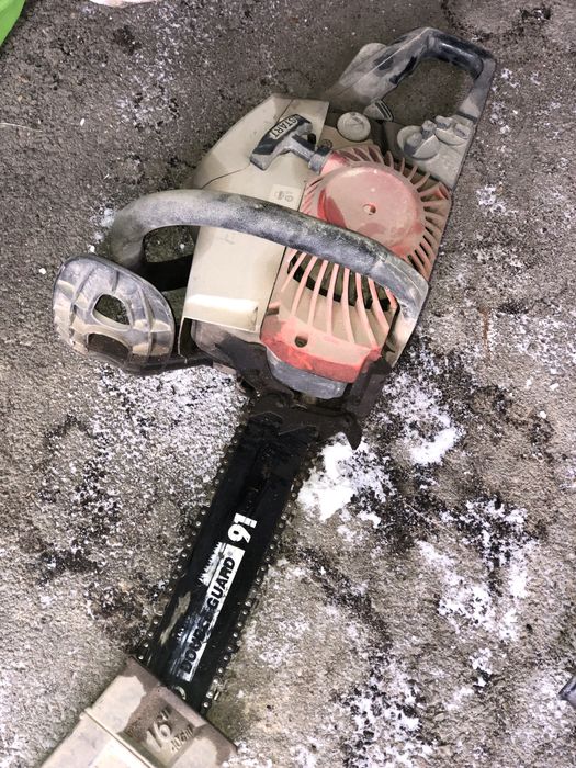 Продам бензопилу б/у