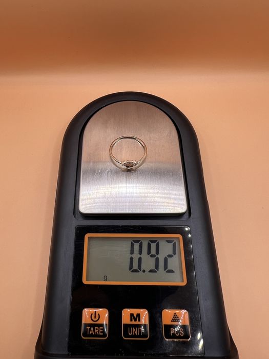 Продам золотое кольцо.