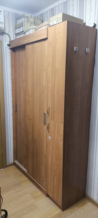 Продаётся прихожая