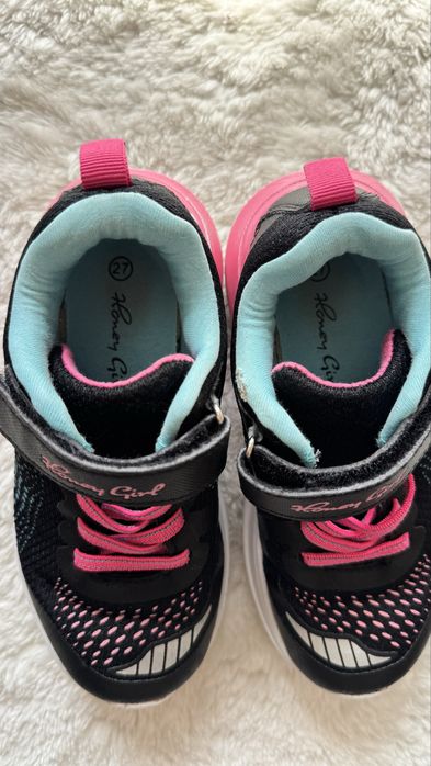 Кроссовки для девочки