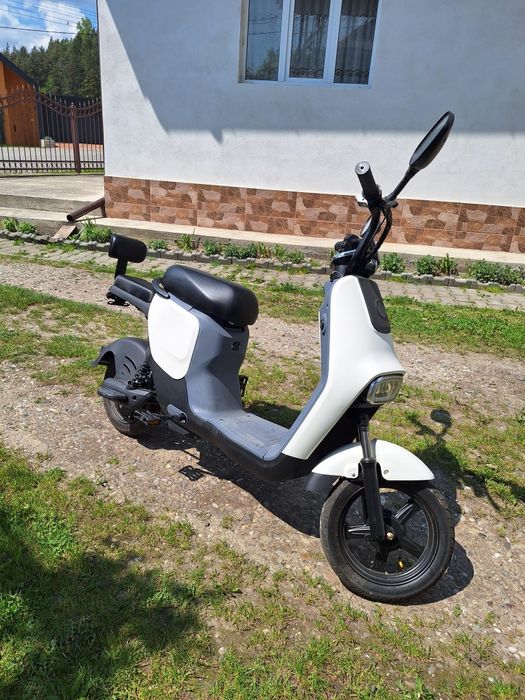 Vand scuter electric