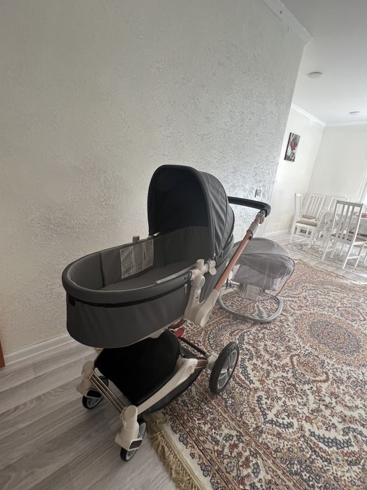 Коляска Hot Mom