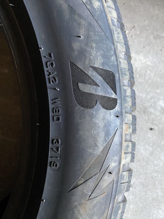 Anvelope bridgestone 275/50/20 de iarna dot 3719 1400 lei toate 4 buc