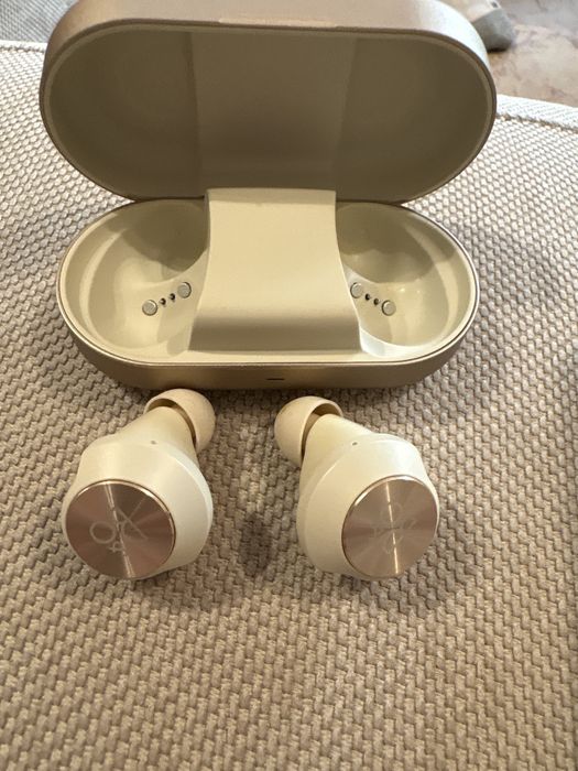 Casti Bang & Olufsen