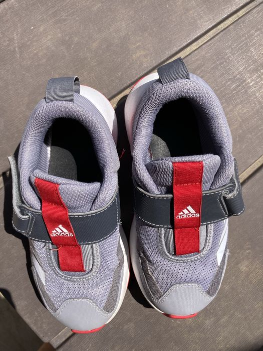 Маратонки adidas 30