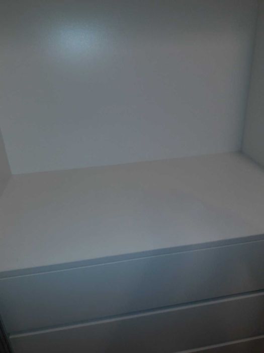 Четири крилен гардероб с плъзгащи врати