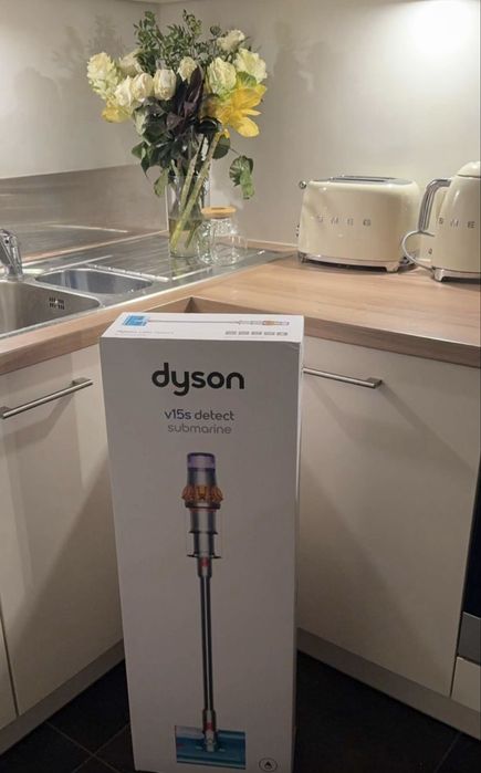 Dyson V15s Detect Submarine