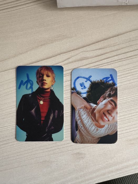 alpha постеры и их автограф.