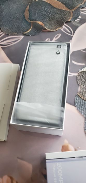 Продам телефон новый