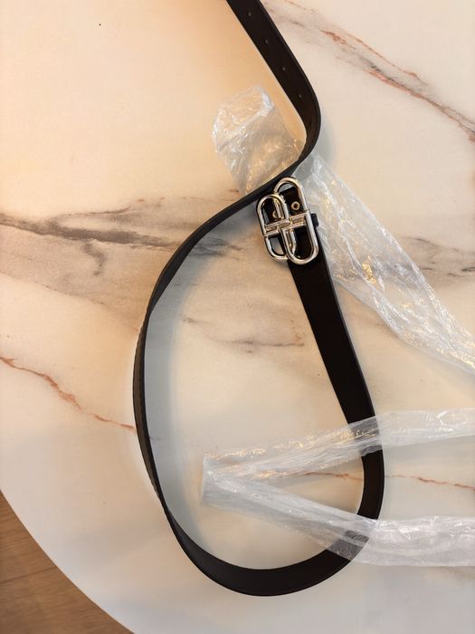 Curea eleganta balenciaga