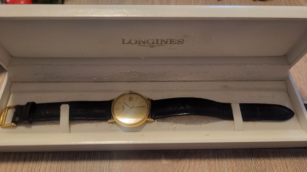 Часовник Longines позлатен корпус