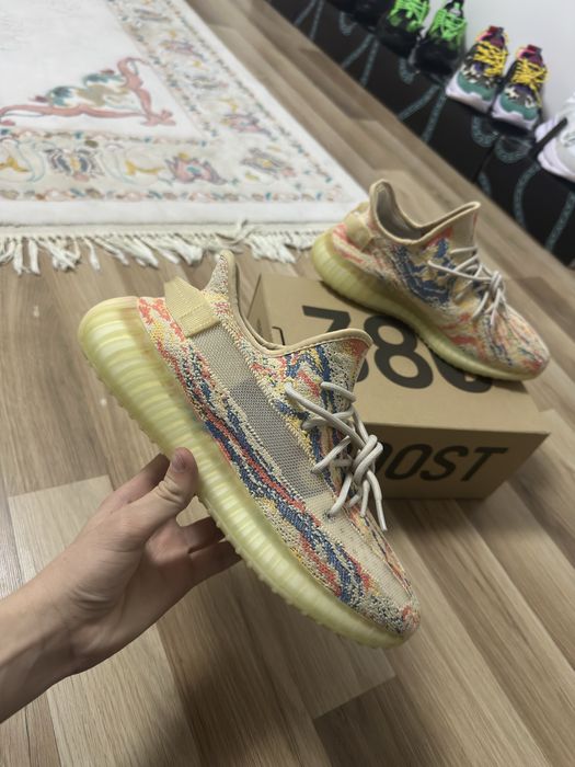 Yeezy 350 boost.