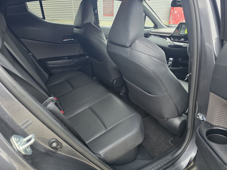 Toyota C-HR 2020 hybrid facelift full led CVT full option