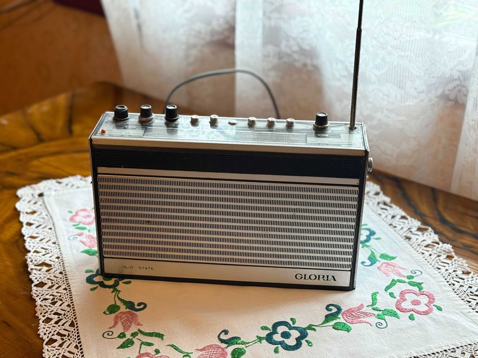 Radio portabil vintage GLORIA State – fabricat în România