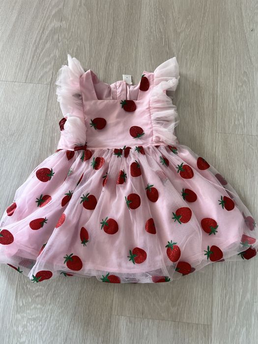 Розова рокличка с ягоди