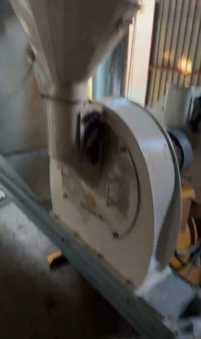 Transportor pneumatic