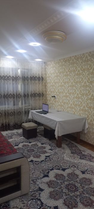 Продаётся кирпичная 4х комнатная квартира.