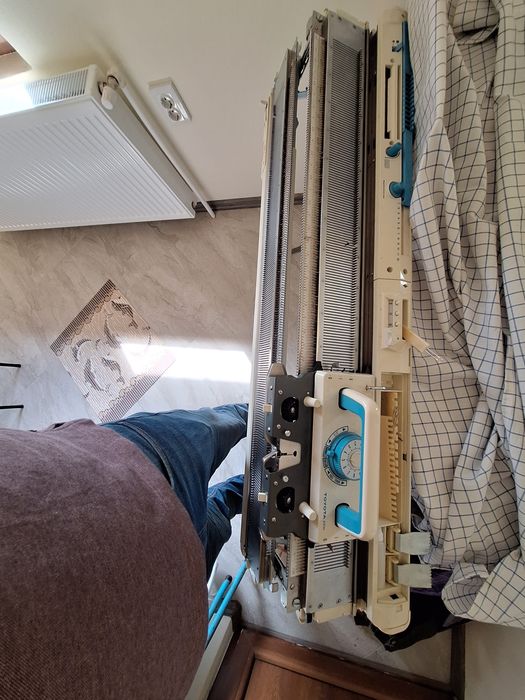 Mașină de tricotat