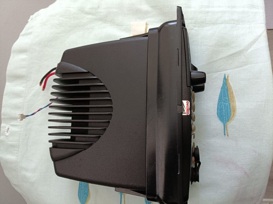 Stație  maritimă VHF Simrad