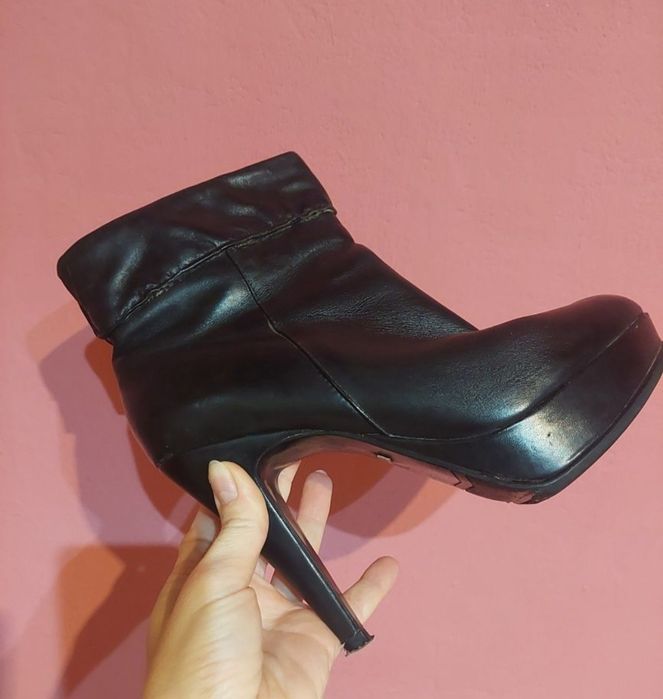 Botini piele naturală, mărime 38.