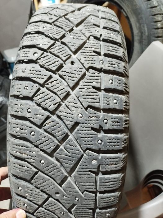 Продам зимние шины шипованные