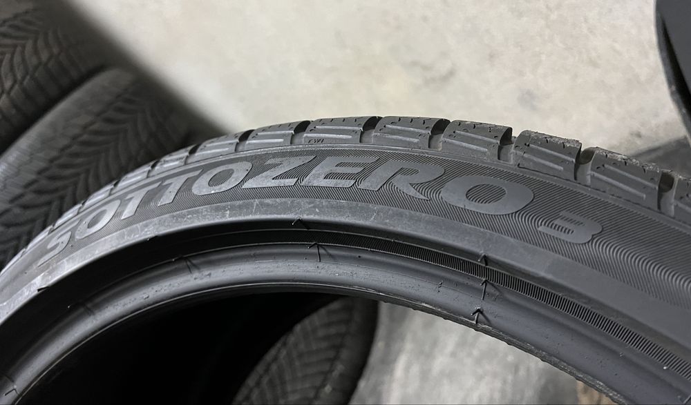 315/30/21 PIRELLI - 2бр. като Нови!