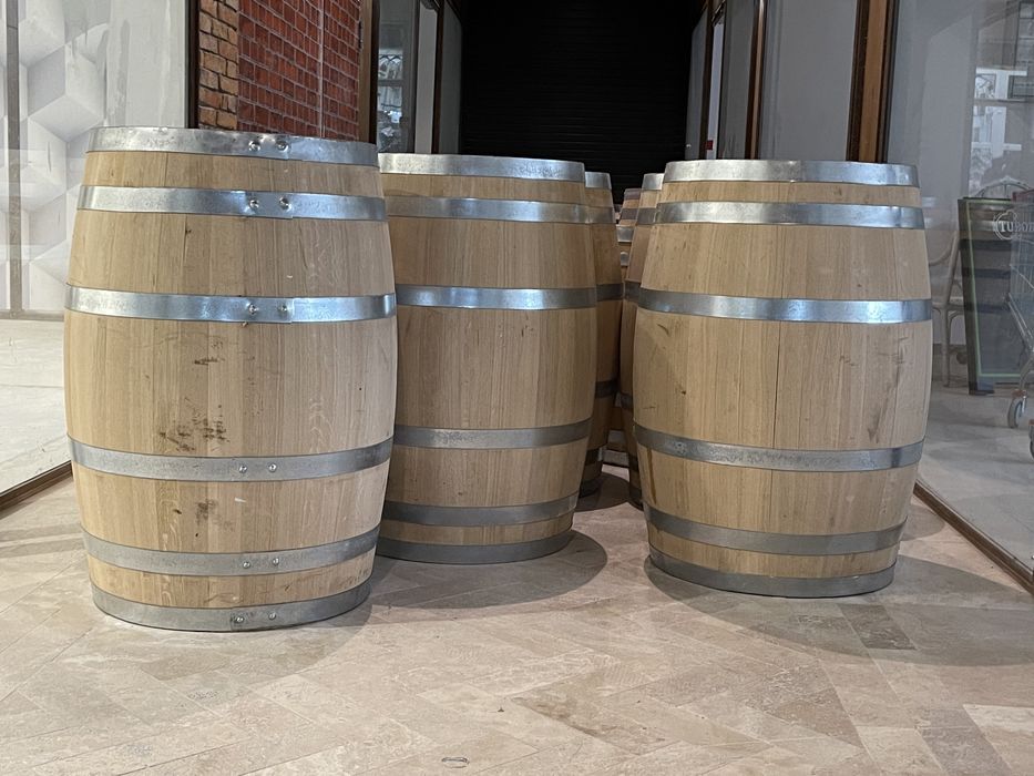 Butoaie din lemn uscat , dud ,salcâm , stejar , mobilier