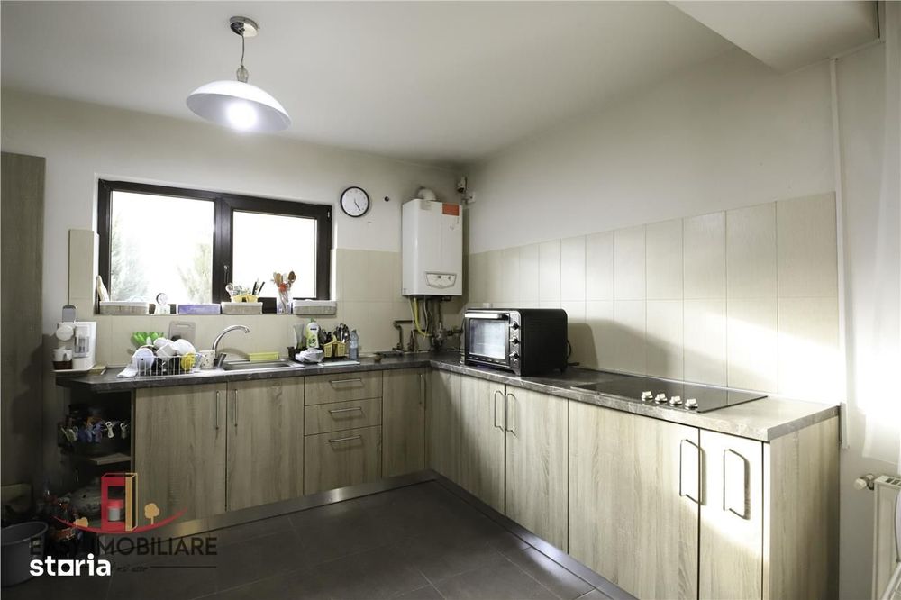 Casa individuala Unirii, 2 dormitoare, 2 bai, 80 mp, zona linistita.