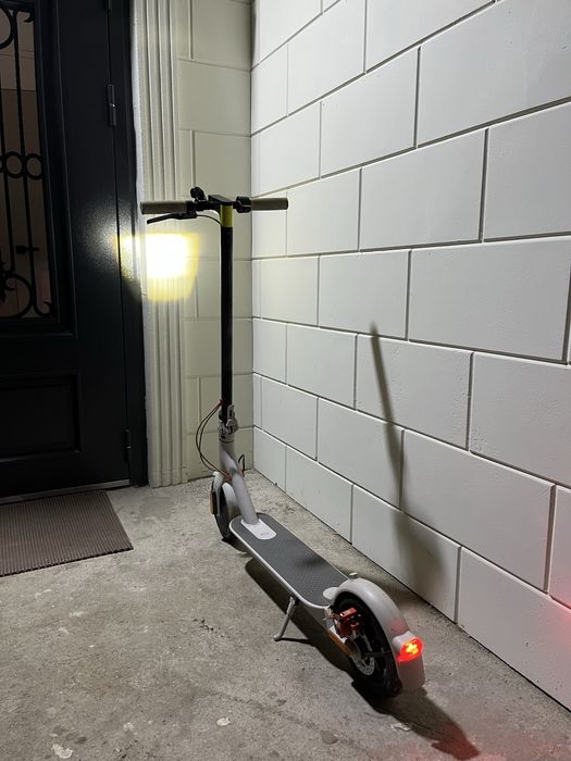 Элекстросамокат Xiaomi Mi Electric Scooter 3