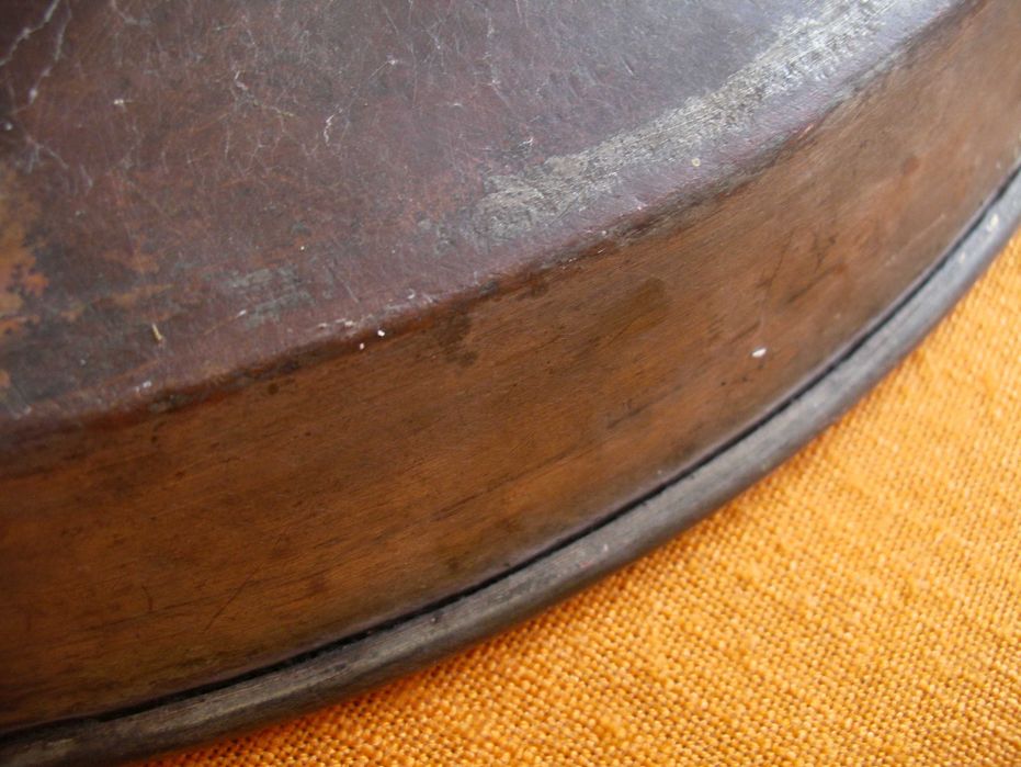 Продавам стара бакърена тава