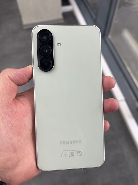 Продается самсунг А56 256GB отличное состояние